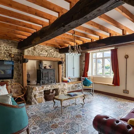 Sleeps 6 With Wifi Villa Glatigny