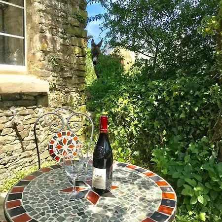 Villa Sleeps 6 With Wifi