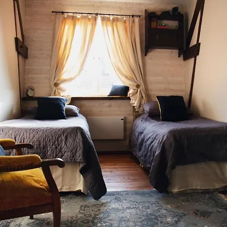 Sleeps 6 With Wifi Glatigny